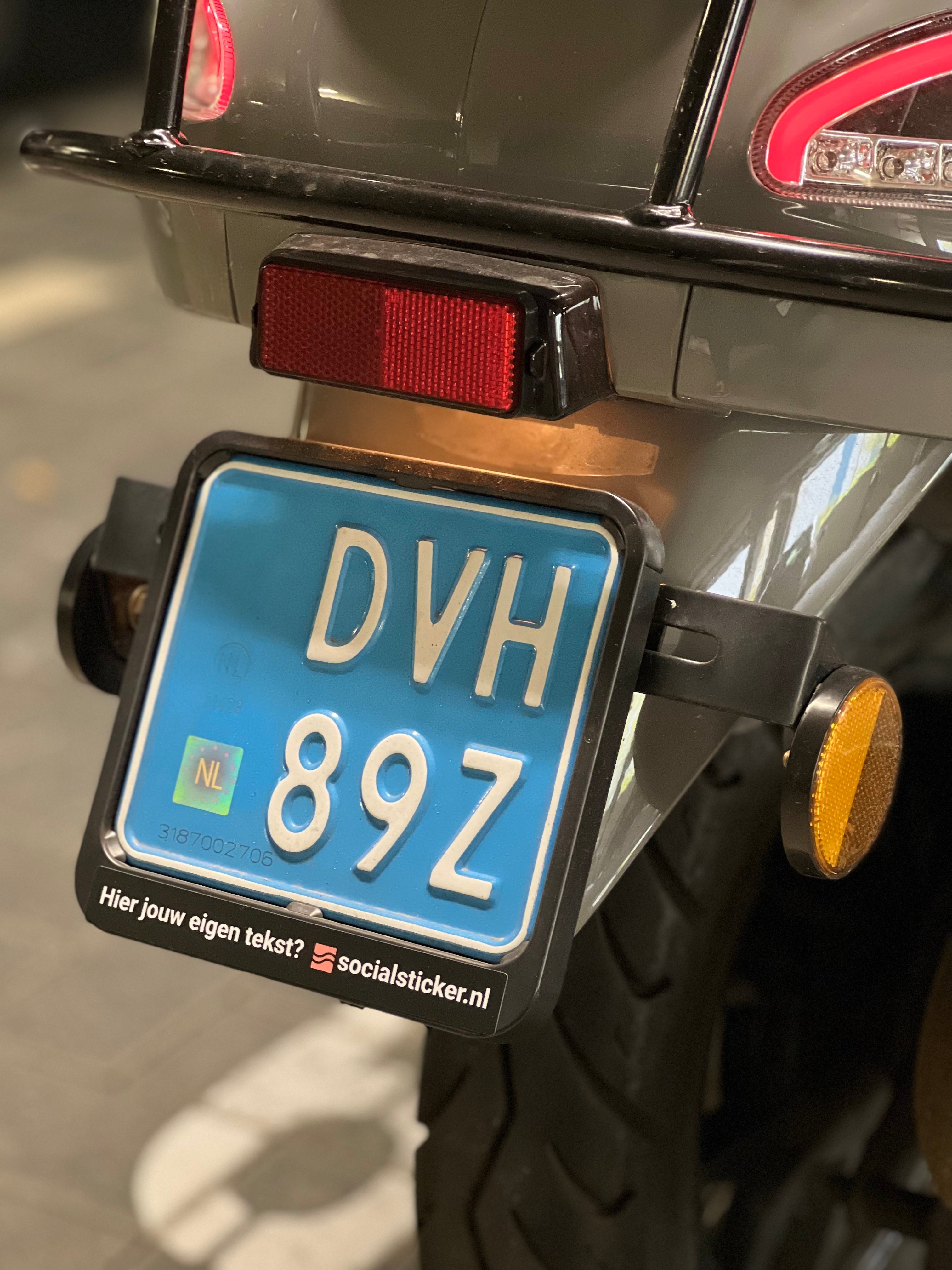 Autocollant plaque d'immatriculation scooter